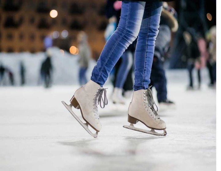 Ice-skating definition and meaning | Collins English Dictionary